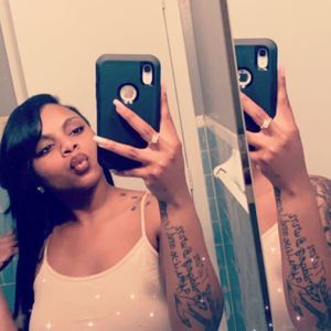 Meet your Posher, Simone